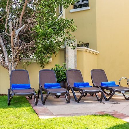Chic 4Br Villa With Assistant Room And Private Pool On Palm Jumeirah By Deluxe Holiday Homes Ντουμπάι Εξωτερικό φωτογραφία