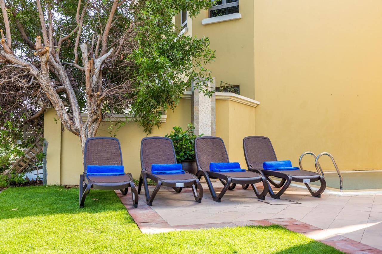 Chic 4Br Villa With Assistant Room And Private Pool On Palm Jumeirah By Deluxe Holiday Homes Ντουμπάι Εξωτερικό φωτογραφία