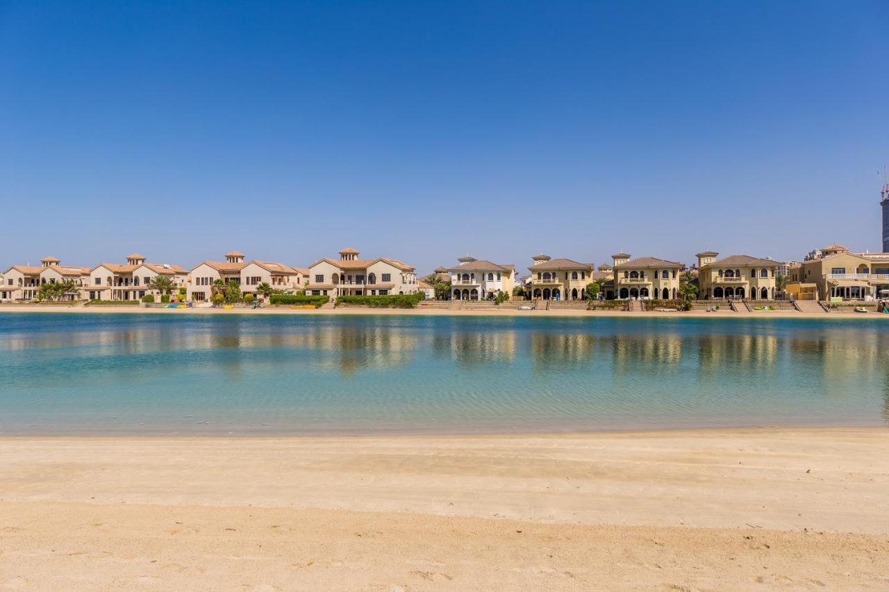 Chic 4Br Villa With Assistant Room And Private Pool On Palm Jumeirah By Deluxe Holiday Homes Ντουμπάι Εξωτερικό φωτογραφία