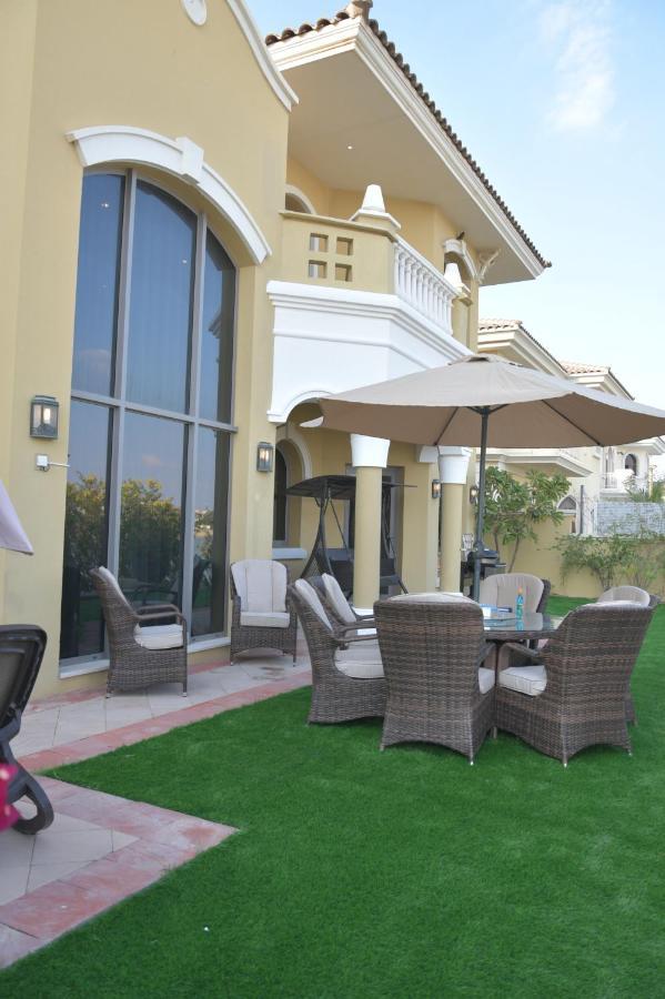 Chic 4Br Villa With Assistant Room And Private Pool On Palm Jumeirah By Deluxe Holiday Homes Ντουμπάι Εξωτερικό φωτογραφία