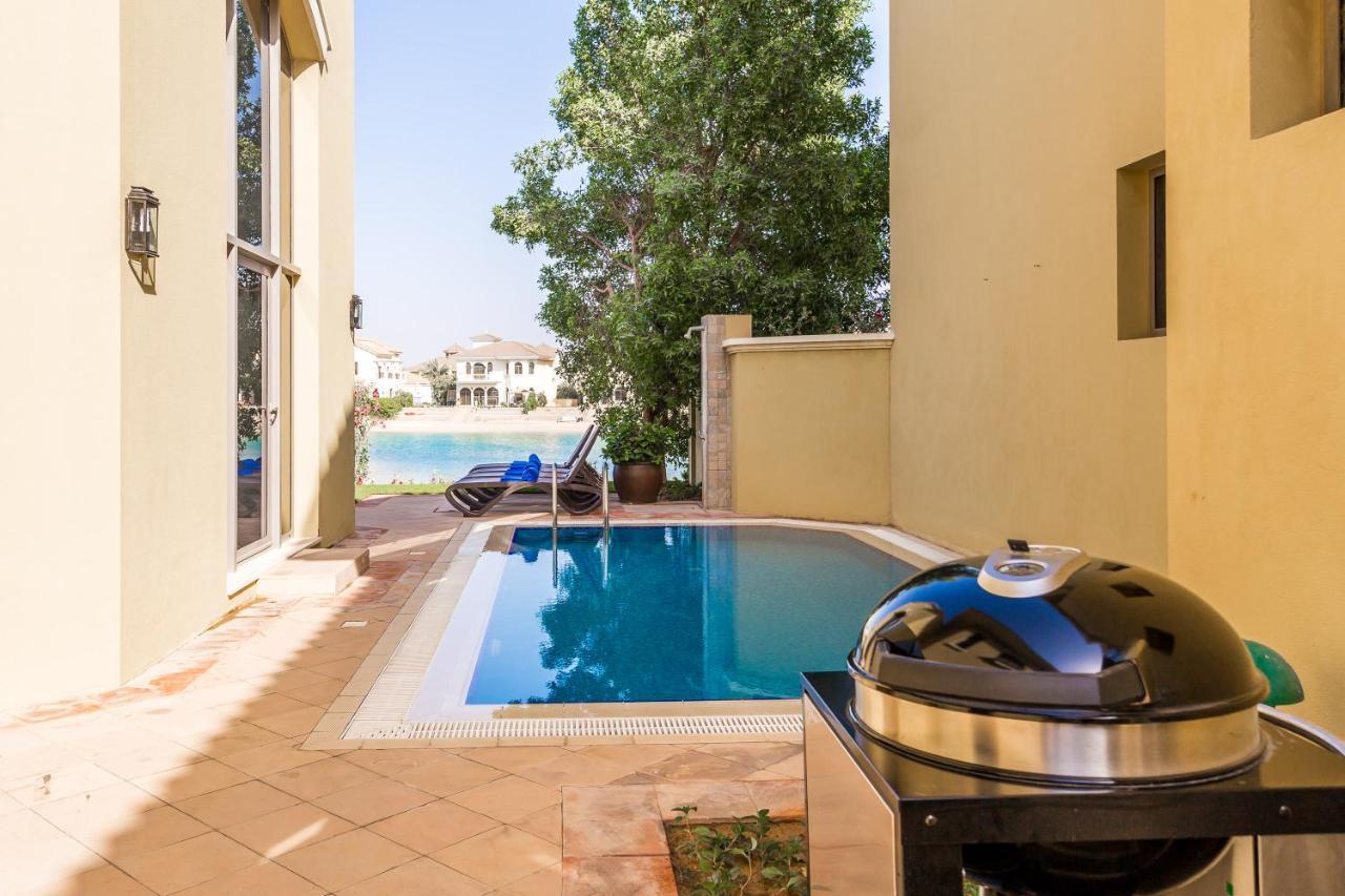 Chic 4Br Villa With Assistant Room And Private Pool On Palm Jumeirah By Deluxe Holiday Homes Ντουμπάι Εξωτερικό φωτογραφία