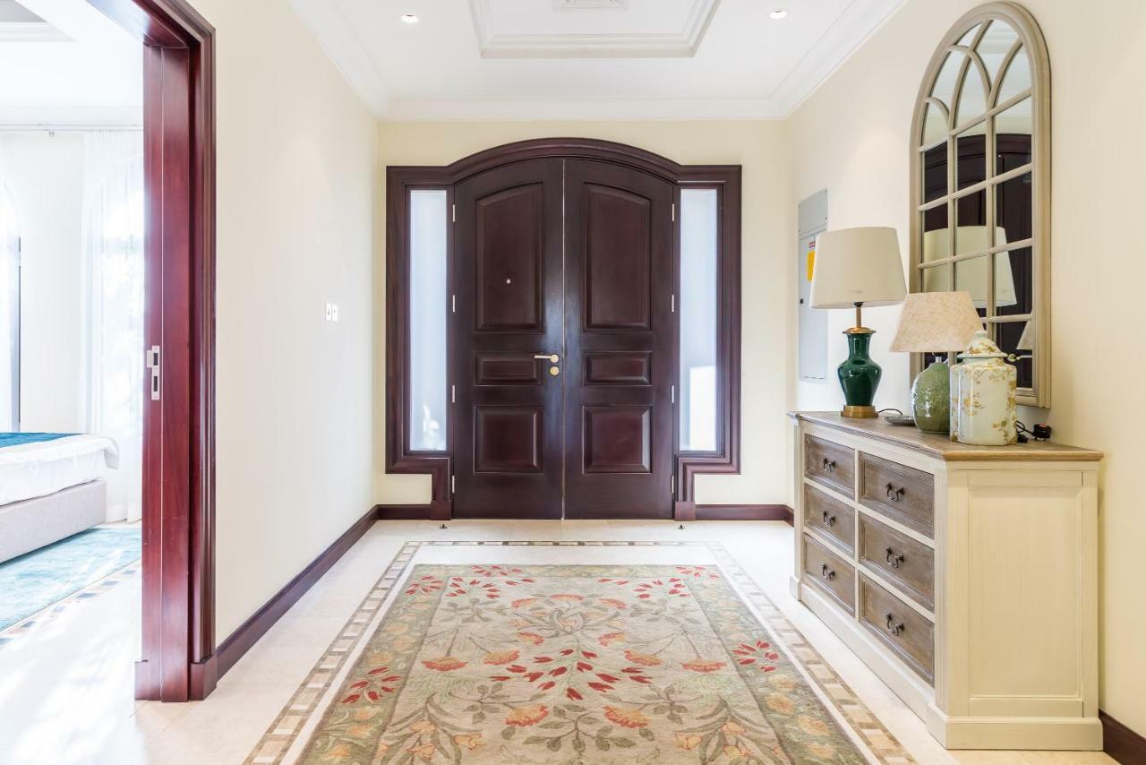 Chic 4Br Villa With Assistant Room And Private Pool On Palm Jumeirah By Deluxe Holiday Homes Ντουμπάι Εξωτερικό φωτογραφία