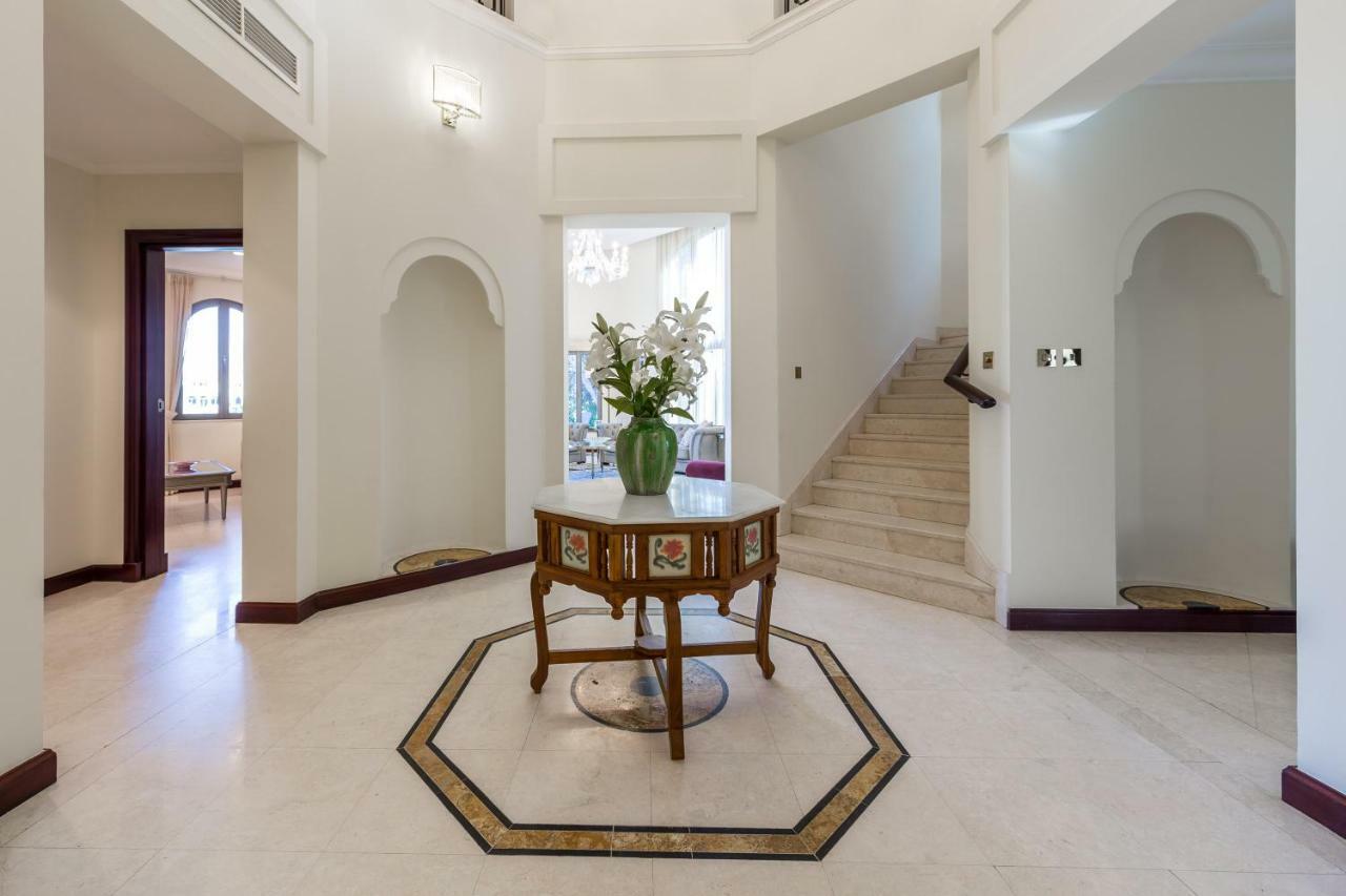 Chic 4Br Villa With Assistant Room And Private Pool On Palm Jumeirah By Deluxe Holiday Homes Ντουμπάι Εξωτερικό φωτογραφία