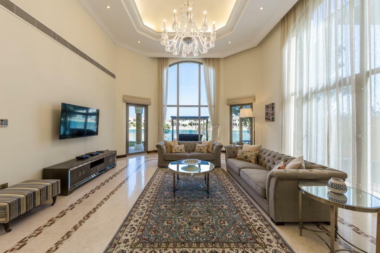 Chic 4Br Villa With Assistant Room And Private Pool On Palm Jumeirah By Deluxe Holiday Homes Ντουμπάι Εξωτερικό φωτογραφία